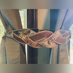 Vintage Leather Shop Sued Tapestry Belt Leather backed Velcro closure size M 35”